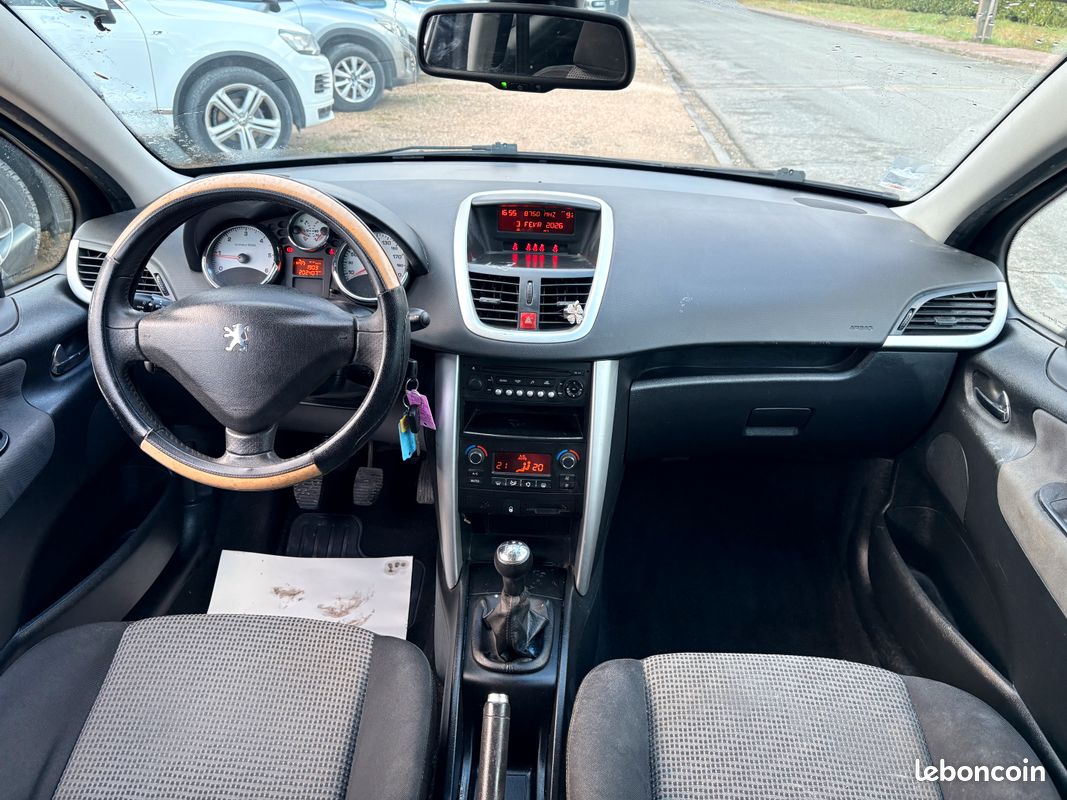 Peugeot 207 1.6 hdi90 premium 3p (image 6)
