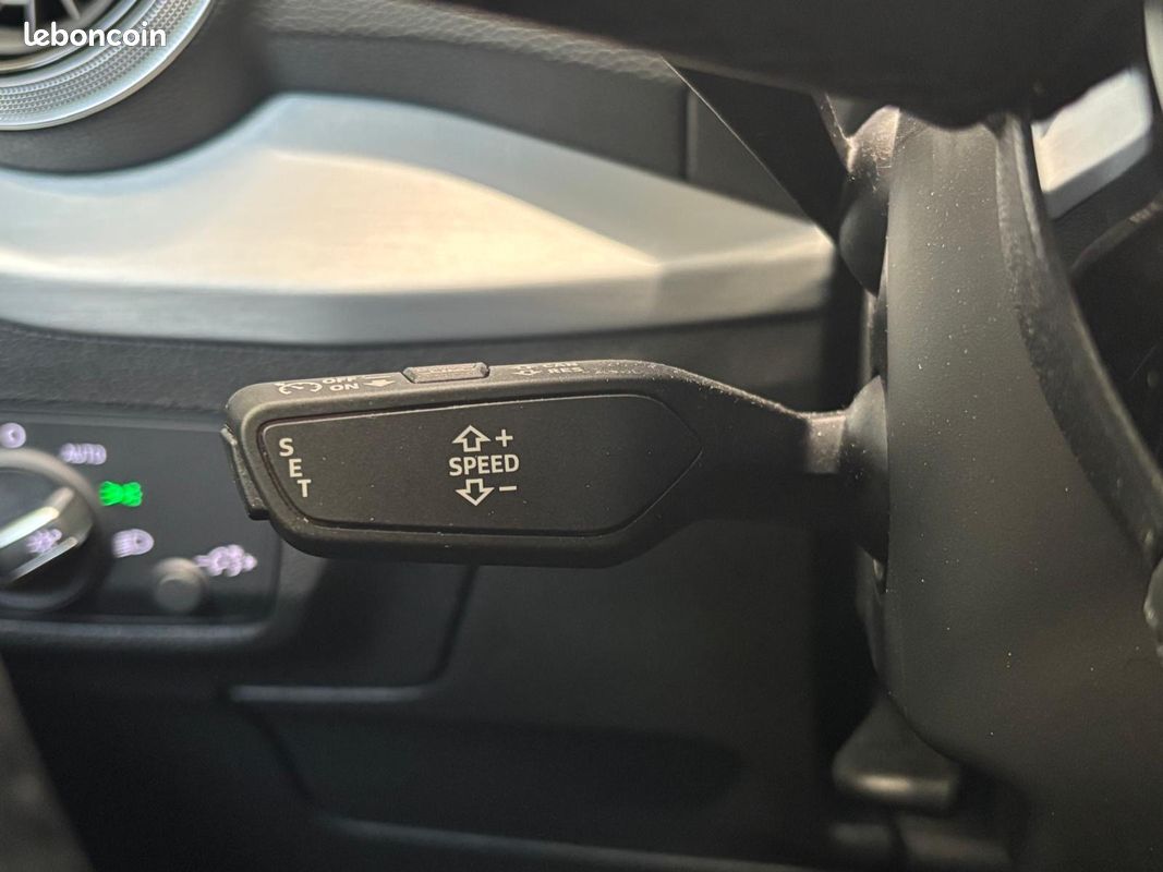 AUDI Q2 35 TFSI 150 S tronic 7 S line (image 9)