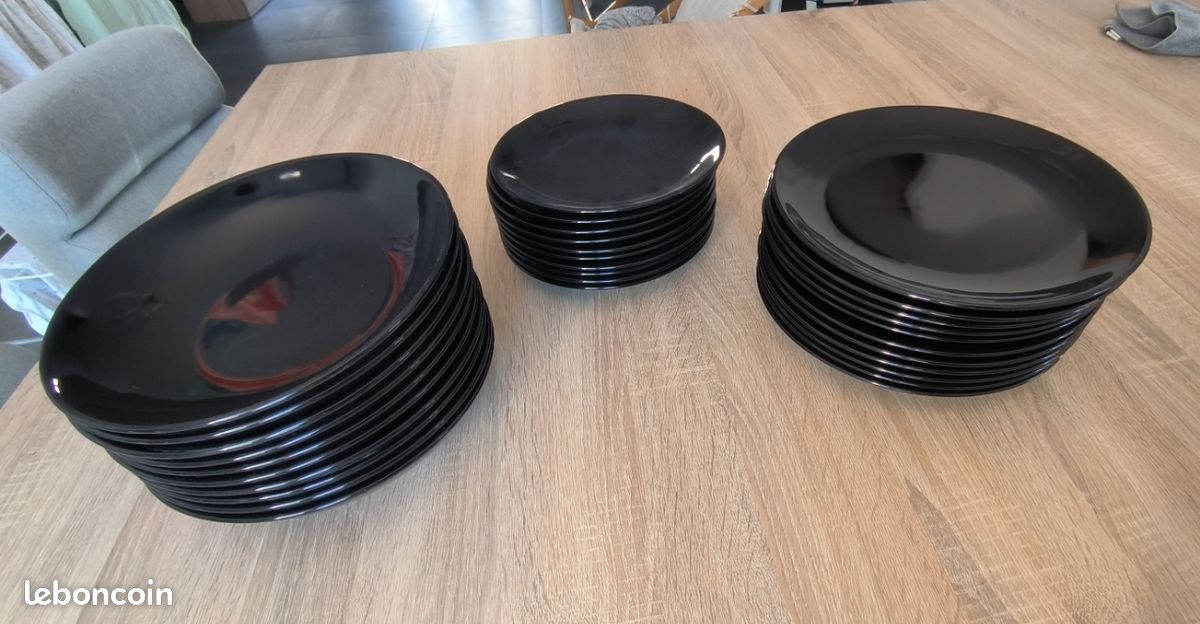 Lot vaisselle IKEA noir (image 4)