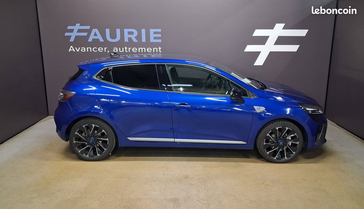 RENAULT Clio E-Tech full hybrid 145 ch GSR2 Esprit Alpine (image 4)
