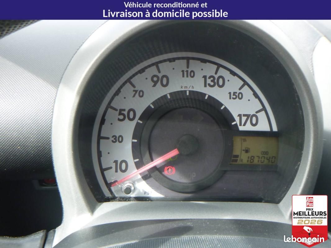 Peugeot 107 1.0e 12V 68ch BLUE LION - Access (image 12)