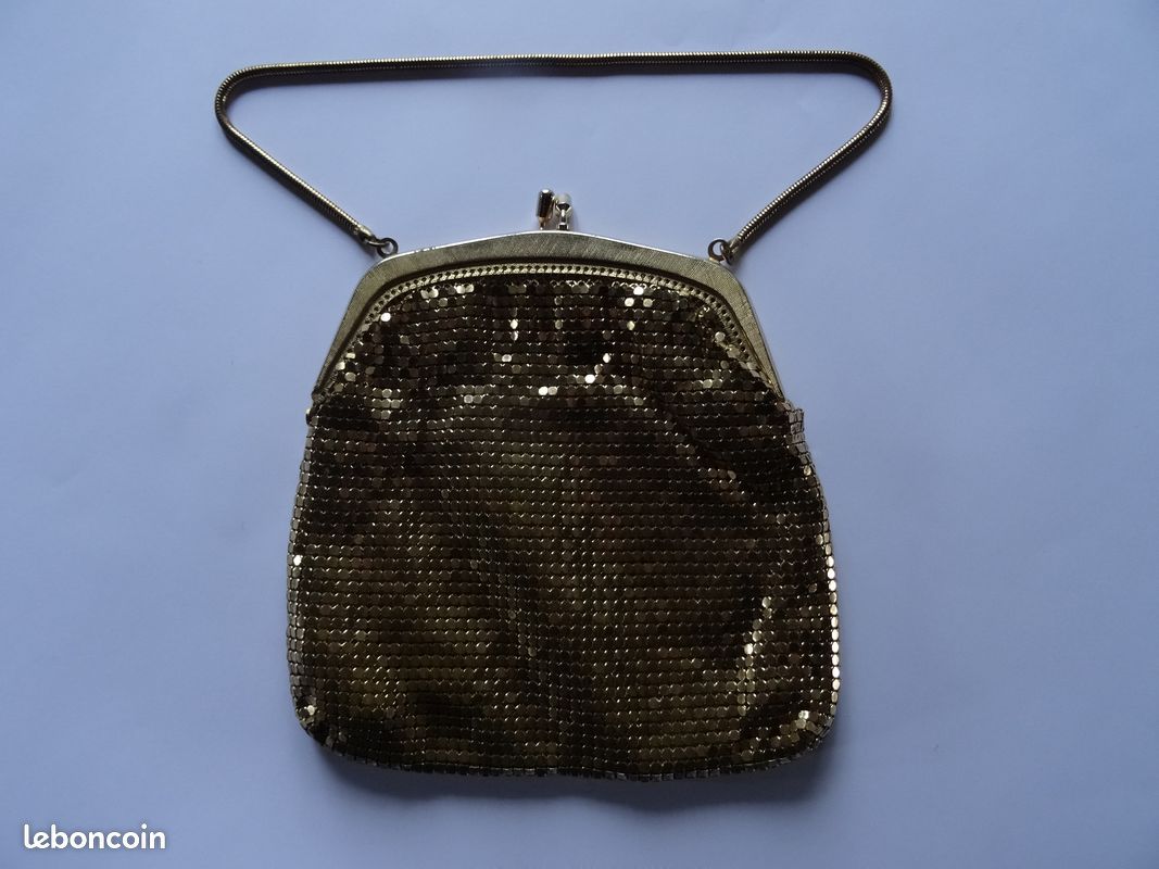 Petit sac de soirée en mailles dorées 1930 (image 4)