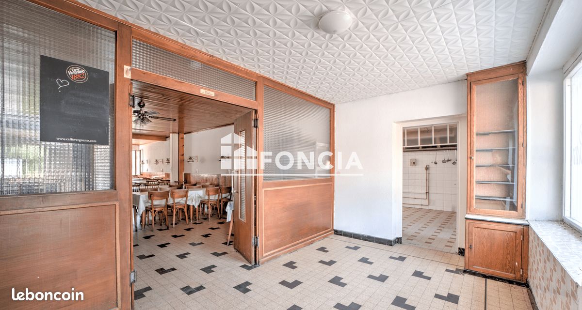 Maison 9 pièces 477 m² · à Léaz · 477 m² · 330 000 €