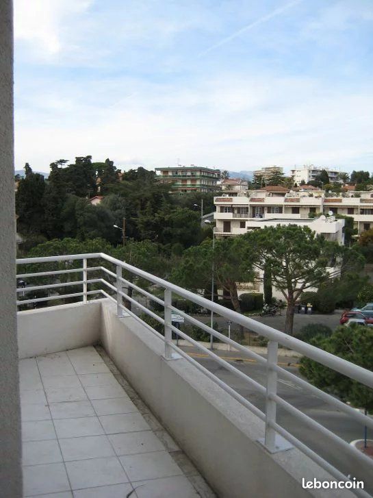 Appartement 2 pièces 45 m² · à Antibes · 45 m² · 950 €