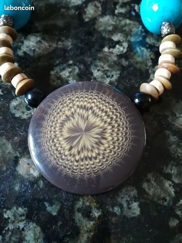 Collier ethnique (image 2)