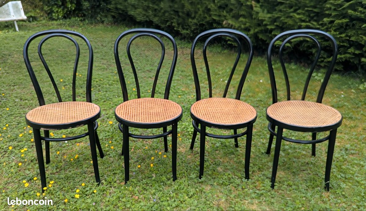 Ensemble de quatre chaises bistrot cannées vintage bois courbé (image 1)