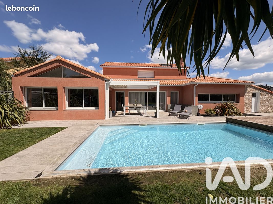 Maison 7 pièces 212 m² · à La Baule-Escoublac · 212 m² · 949 000 €