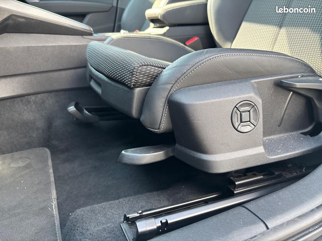 AUDI A3 SPORTBACK 40 TFSI e 204 S-Tronic 6 S-line (image 19)