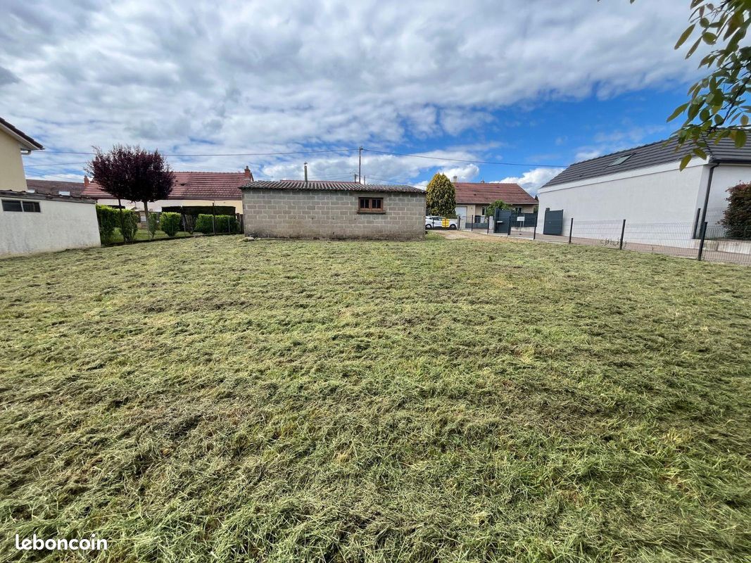 Terrain 630 m² · à Saint-Vallier · 630 m² · 22 400 €