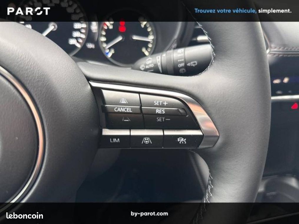Mazda 3 2024 Berline 2.0L e-SKYACTIV-X M Hybrid 186 ch BVA6 Exclusive-Line (image 9)