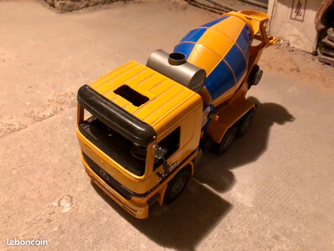 Camion bétonnière (image 1)