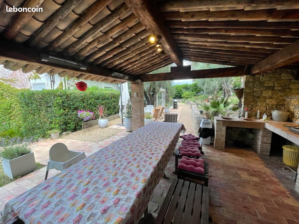 Superbe domaine au coeur du village (image 4)