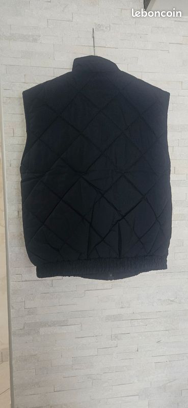 Gilet sans manche matelassé neuf sans étiquettes. Taille L (image 2)