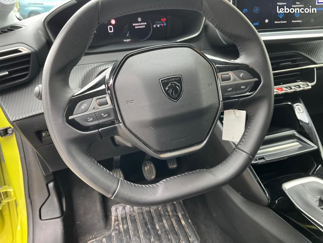 Peugeot 208 1.2 100CH ALLURE BVM6 (image 9)