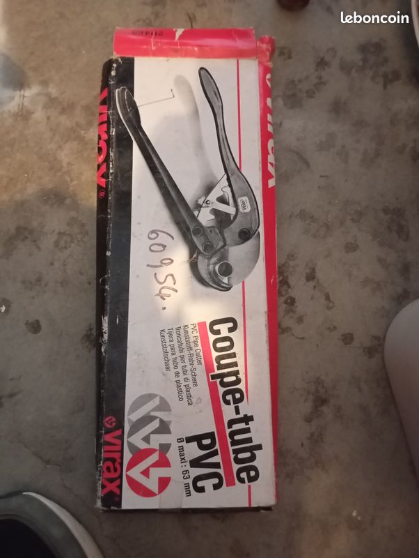 Coupe tube pvc (image 1)