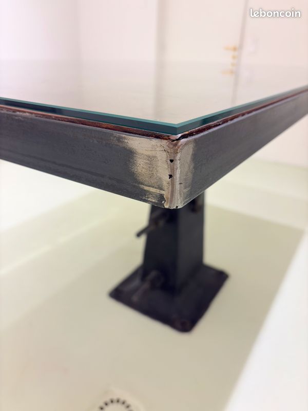 Table industrielle avec piétement en fonte (image 6)