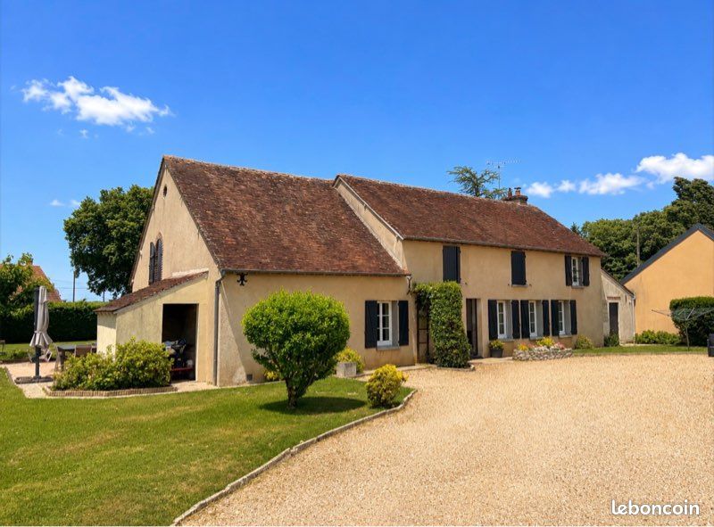 Maison 6 pièces 187 m² · à Saint-Germain-des-Prés · 187 m² · 330 000 €