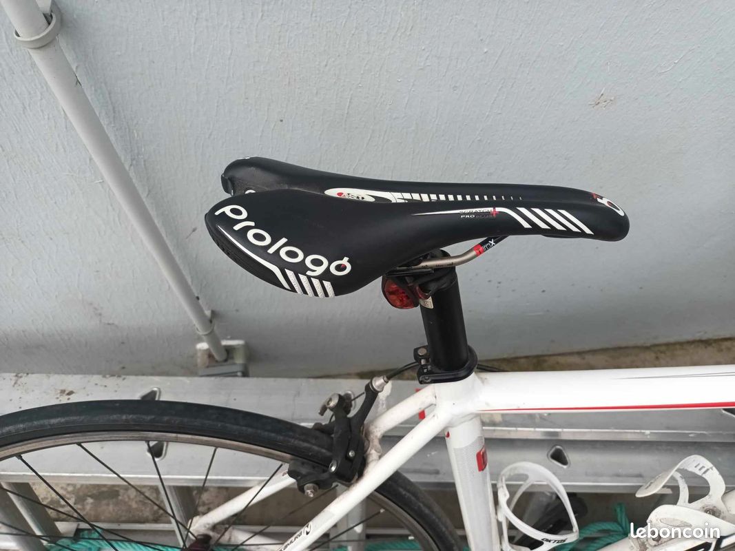 Vélo adulte (image 3)
