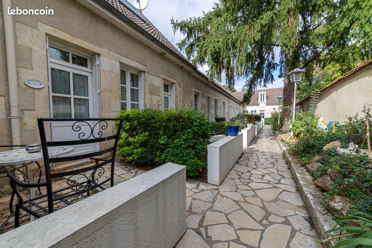 Maison 15 pièces 390 m² · à Issoudun · 390 m² · 399 900 €
