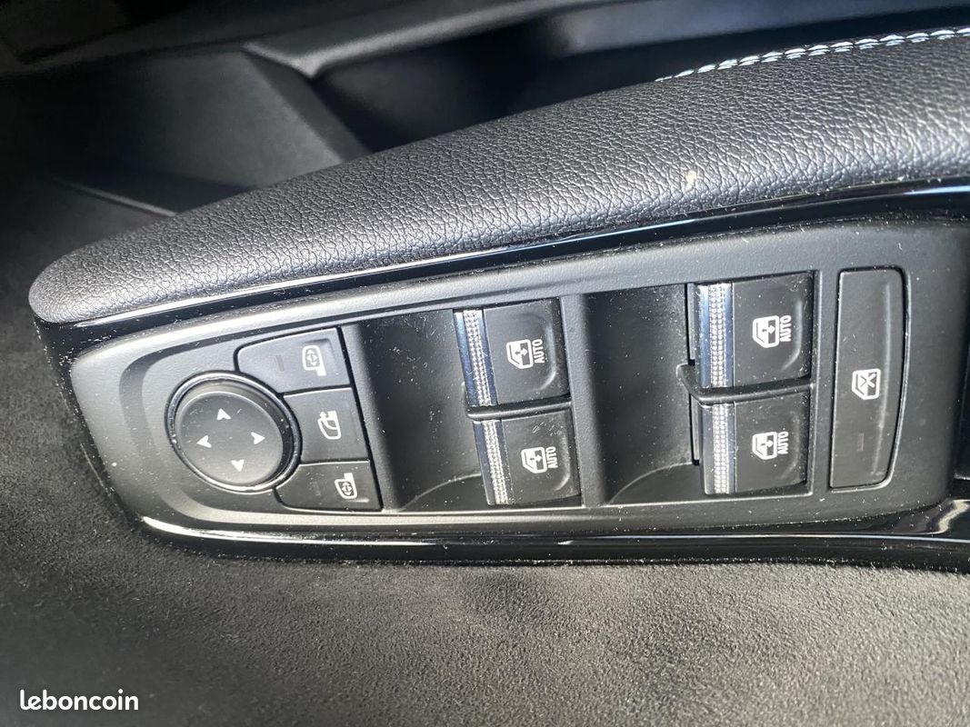 RENAULT AUSTRAL 1.2 E-Tech Hybride - 200 - BVA multi-modes 2024 Iconic (image 38)