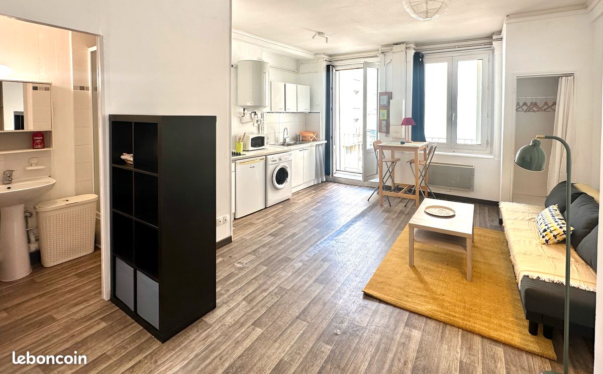 Appartement 1 pièce 29 m² · à Saint-Étienne · 28,6 m² · 390 €