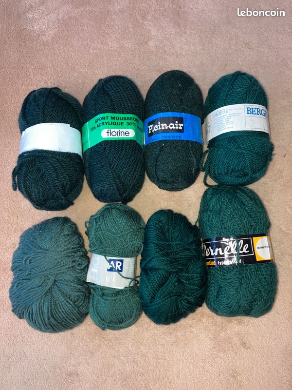 Lot de laine coloris vert foncé (image 1)