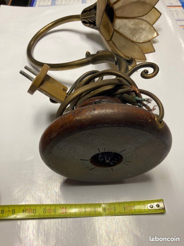Lampe fleur en laiton et nacre (image 4)