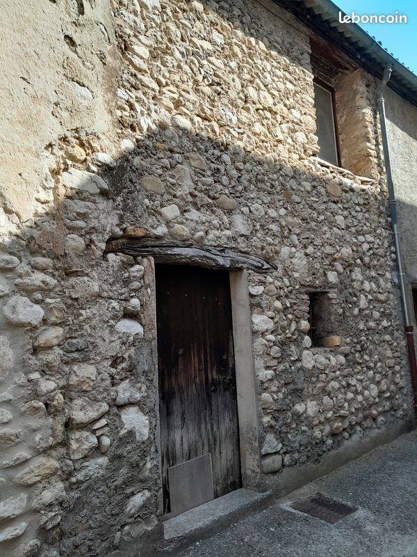 Maison 1 pièce 18 m² · à Estoublon · 18 m² · 17 000 €