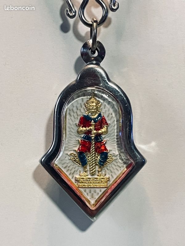 044 Collier Pendentif amulette thaïlandaise talisman Thao Wessuwan derrière Rahu Keep Moon (image 1)