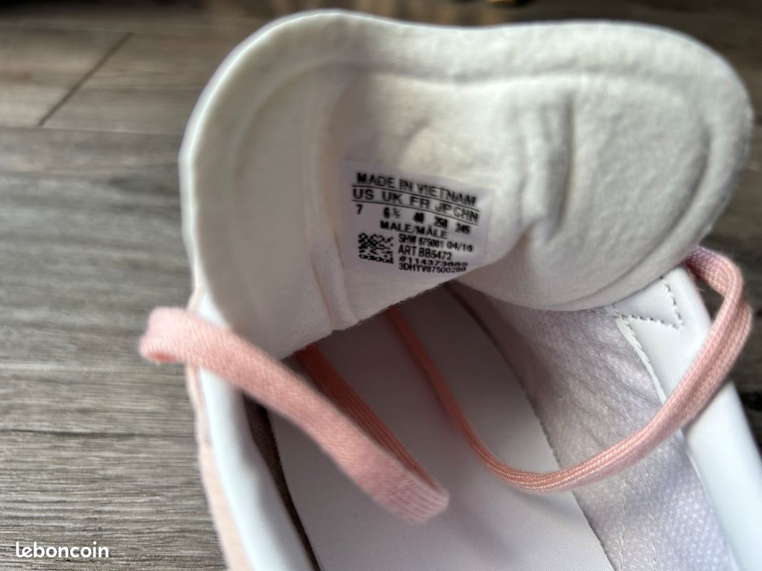 Baskets ADIDAS GAZELLE Rose Ple Taille 40 Neuves - Chaussures Baskets ADIDAS GAZELLE Rose Ple Taille 40 Neuves - Chaussures