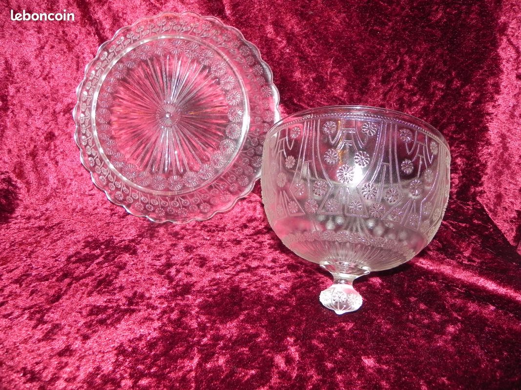 Belle ancienne cloche à fromage en verre moulé (image 19)