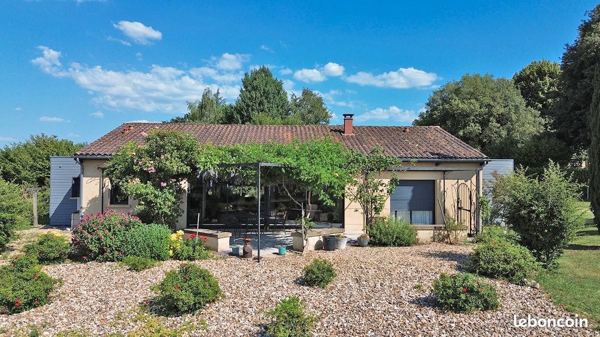 Maison 6 pièces 146 m² · à Tamniès · 146 m² · 375 000 €