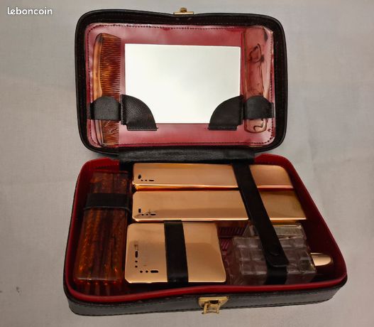 Sacoche Toilette Vintage En Cuir Rouge SOCO - Étui élégant Rétro