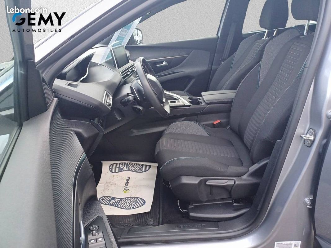 PEUGEOT 5008 Hybrid 136 e-DCS6 Active Pack (image 9)