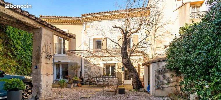 Maison 7 pièces 211 m²