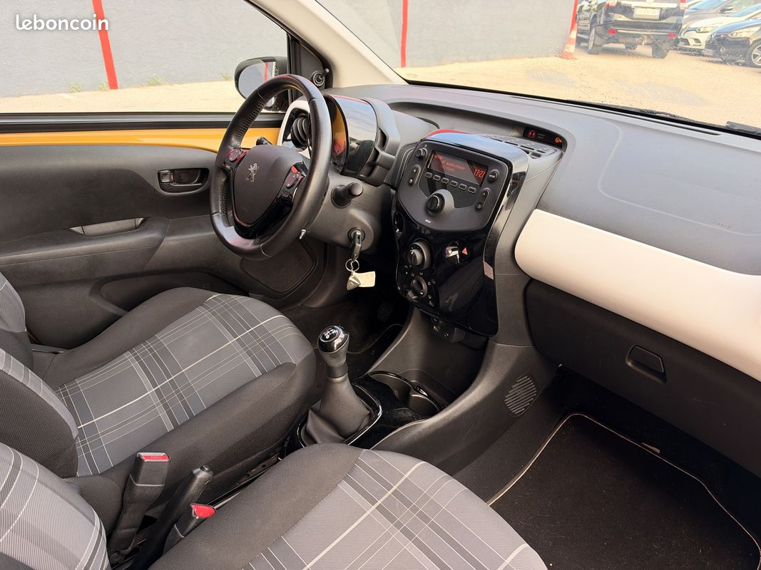 Peugeot 108 1.2 PURETECH STYLE 5P (image 8)