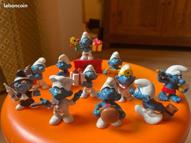 Lot De 56 Figurines Schtroumpfs Vintage En Plastique - Collection