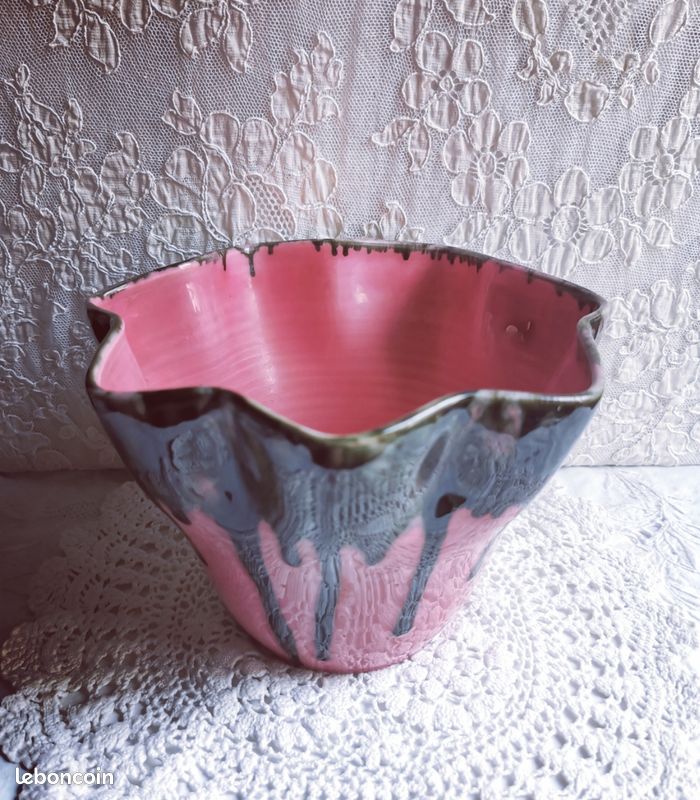 Vintage cache pot Vallauris style boudoir 50's faïence vernissé rose fushia & noir (image 4)