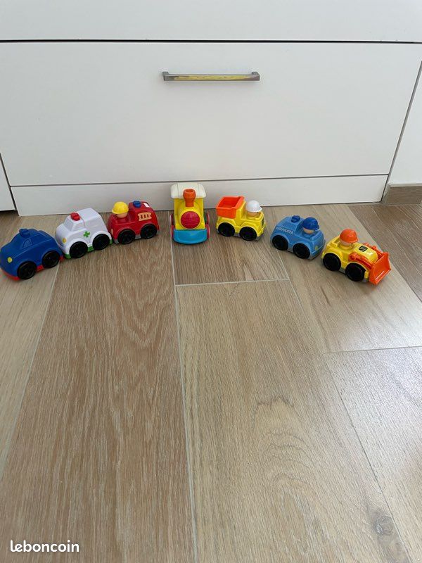 Lot voitures et train 7 pièces (image 1)