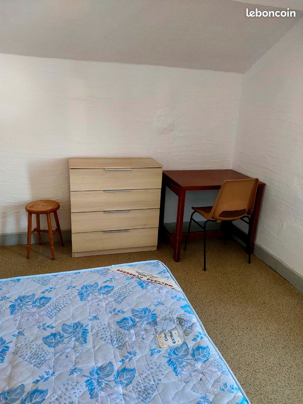 Appartement 1 pièce 15 m² · à Clermont-Ferrand · 15 m² · 300 €/mois