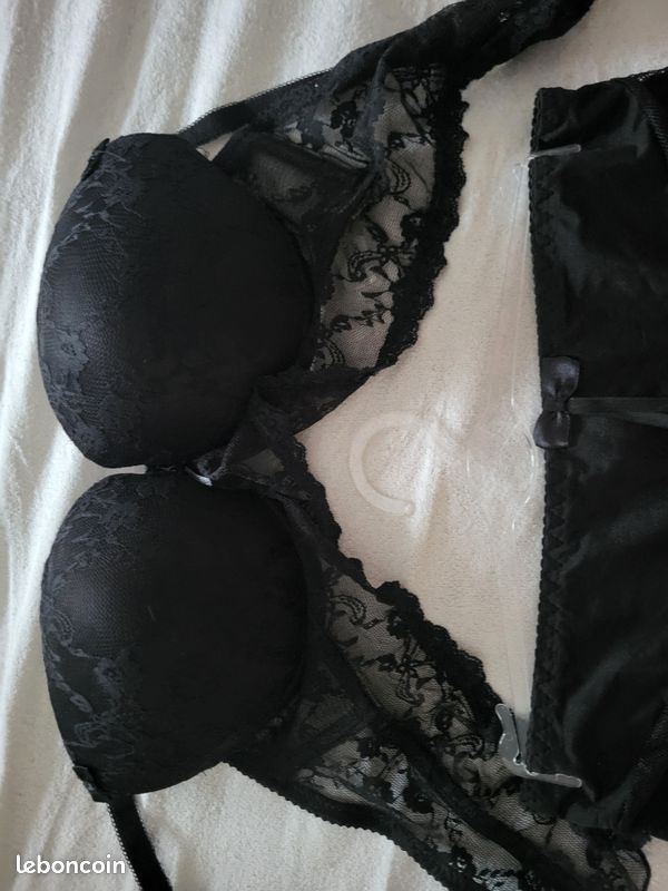 Dessous dentelle et shorty noir neuf (image 4)