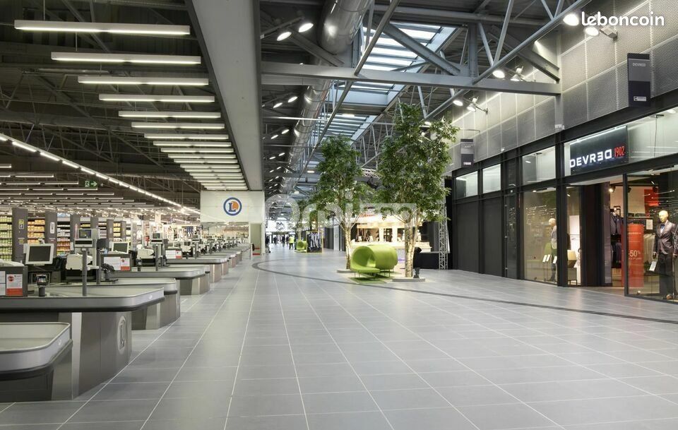 Local commercial 179 m² (image 2)