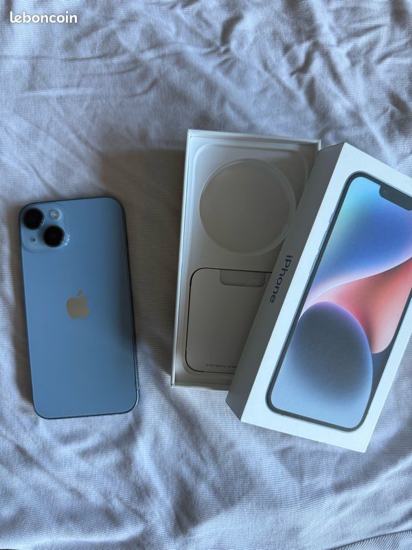 IPhone 14 en bleu (image 3)