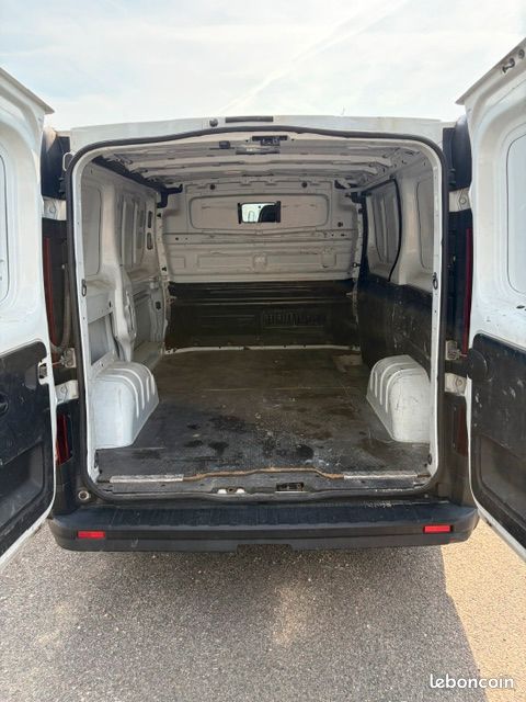 Renault traffic iii l1h1 1.6 dci 90ch bvm6 (image 10)