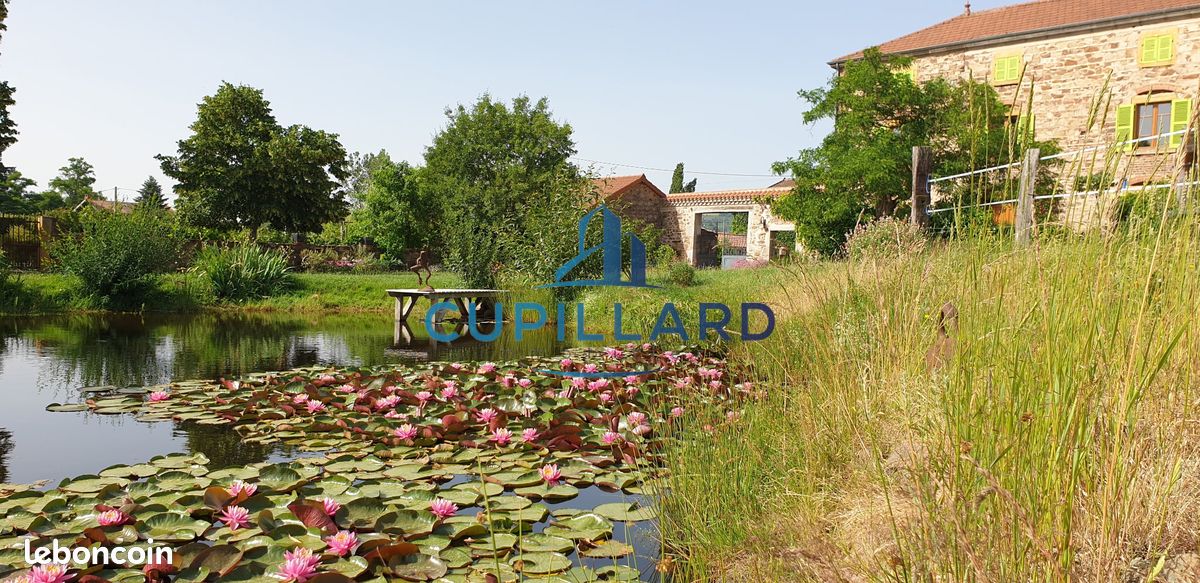 Maison 6 pièces 271 m² · à Saint-Jean-Saint-Maurice-sur-Loire · 271 m² · 599 000 €