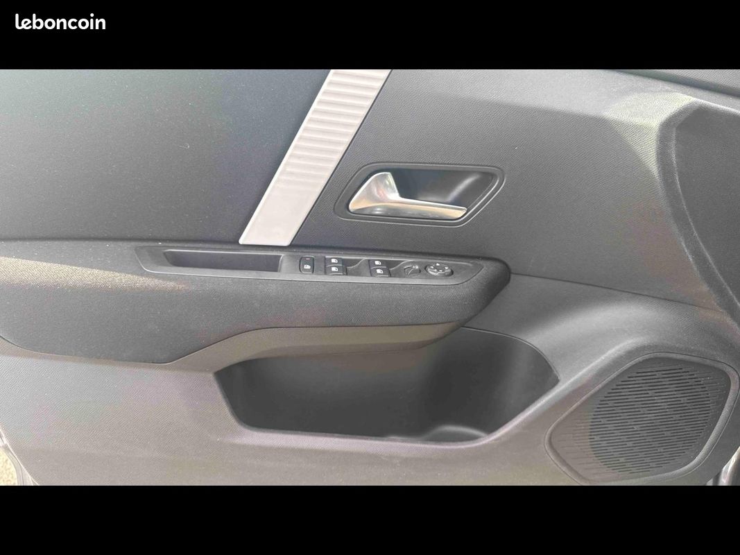 Citroen C4 PureTech 100 Live Pack Business (image 26)