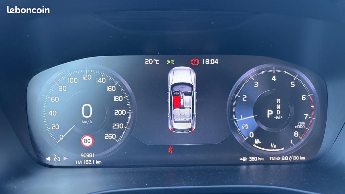 Volvo XC40 BUSINESS T2 129 ch Geartronic 8 Momentum (image 17)