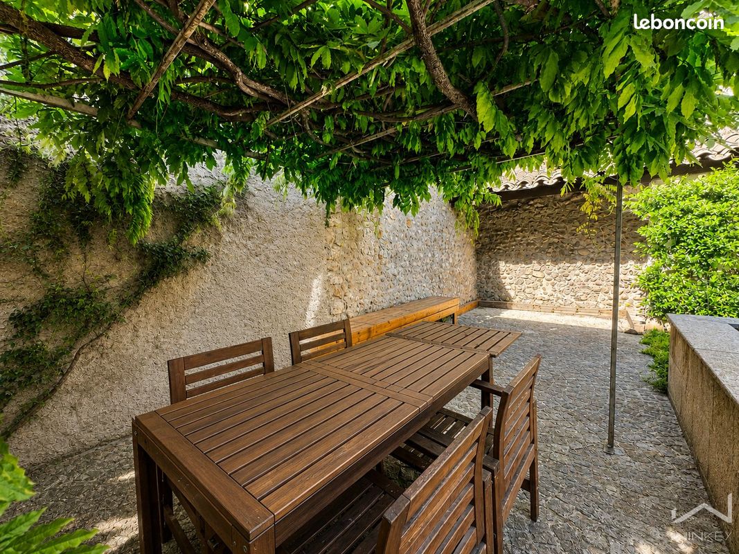 Maison 6 pièces 221 m² · à Pierrelatte · 221 m² · 299 900 €