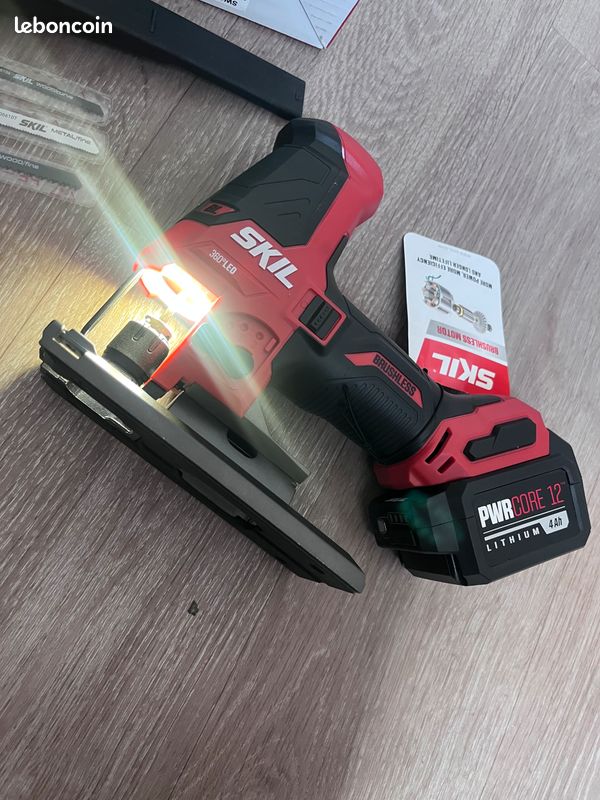 Hikoki CJ18DBWPZ Scie sauteuse sans fil 18V pendulaire 2x5.0Ah avec