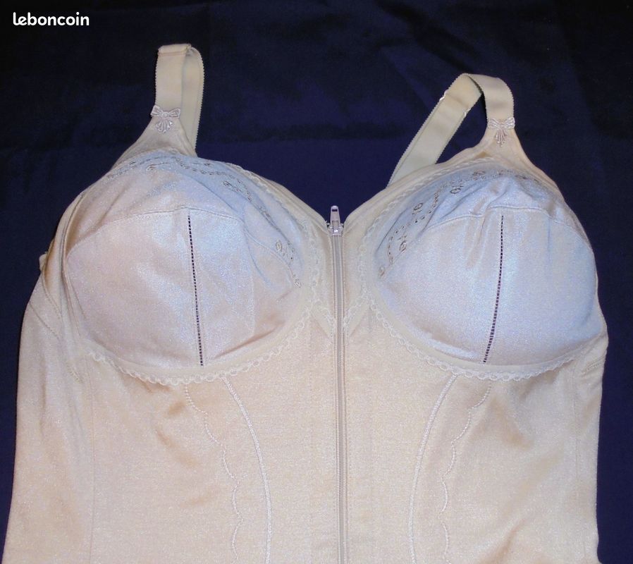 Combiné-gaine Chantelle Taille 100 C - Vintage Rétro, Sans Armatures, Couleur Beige - Neuf Sans étiquettes